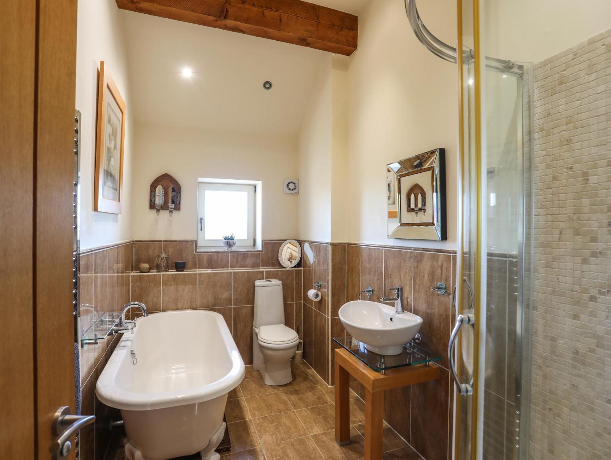 Cosy Barn Villa Dwyran Exterior photo