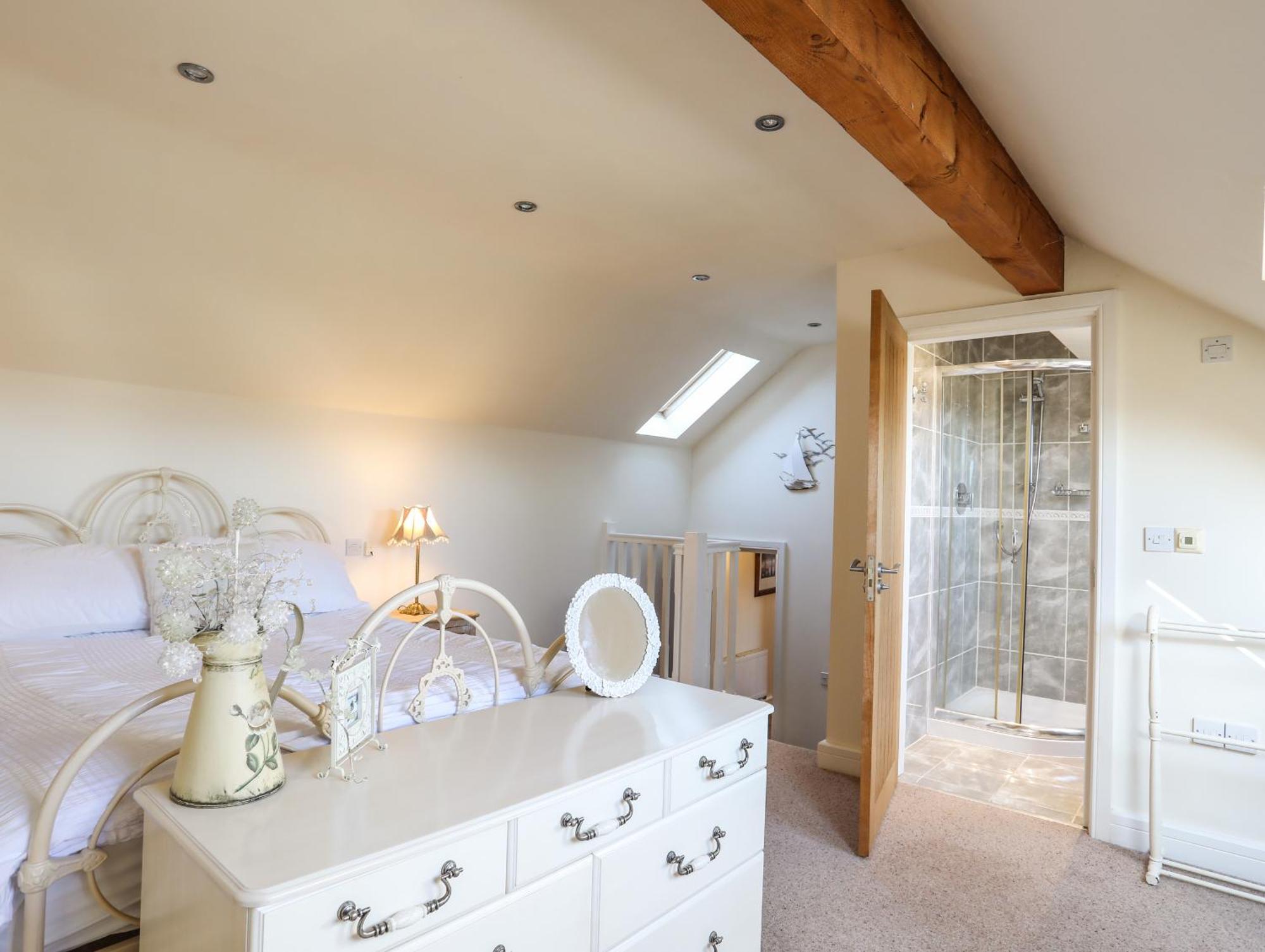 Cosy Barn Villa Dwyran Exterior photo